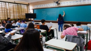 87% das escolas não aderem à greve do sindicato dos professores 87% das escolas não aderem à greve do sindicato dos professores