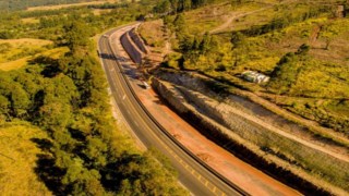 BR-376 É UMA DAS PRINCIPAIS ROTAS DE EXPORTAÇÃO DO AGRO BR-376 É UMA DAS PRINCIPAIS ROTAS DE EXPORTAÇÃO DO AGRO