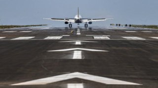 Investimentos bilionários vão ampliar e modernizar 14 aeroportos do Paraná Investimentos bilionários vão ampliar e modernizar 14 aeroportos do Paraná