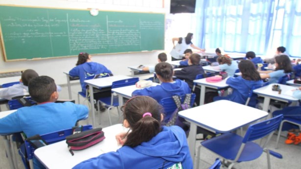 Rede pública perde alunos e escola privadas crescem no Paraná