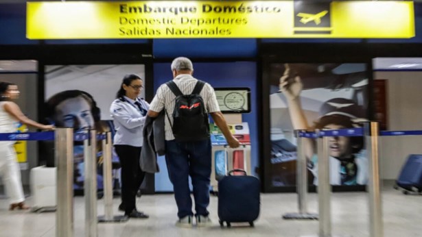 Aeroporto Afonso Pena, na Grande Curitiba, terá novas rotas e mais frequências de voos