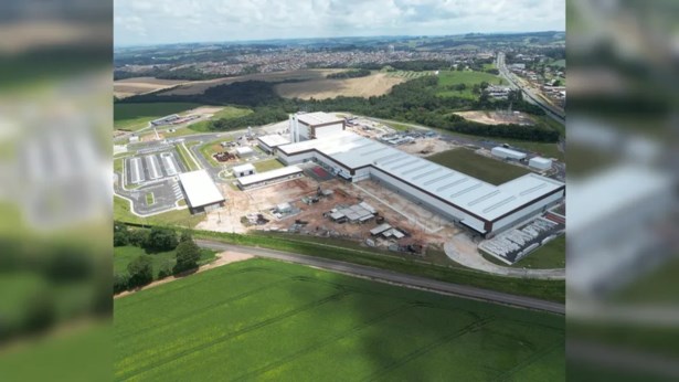 Fábrica de Vidros da Ambev é inaugurada em Carambeí com investimento de R$ 1 bilhão